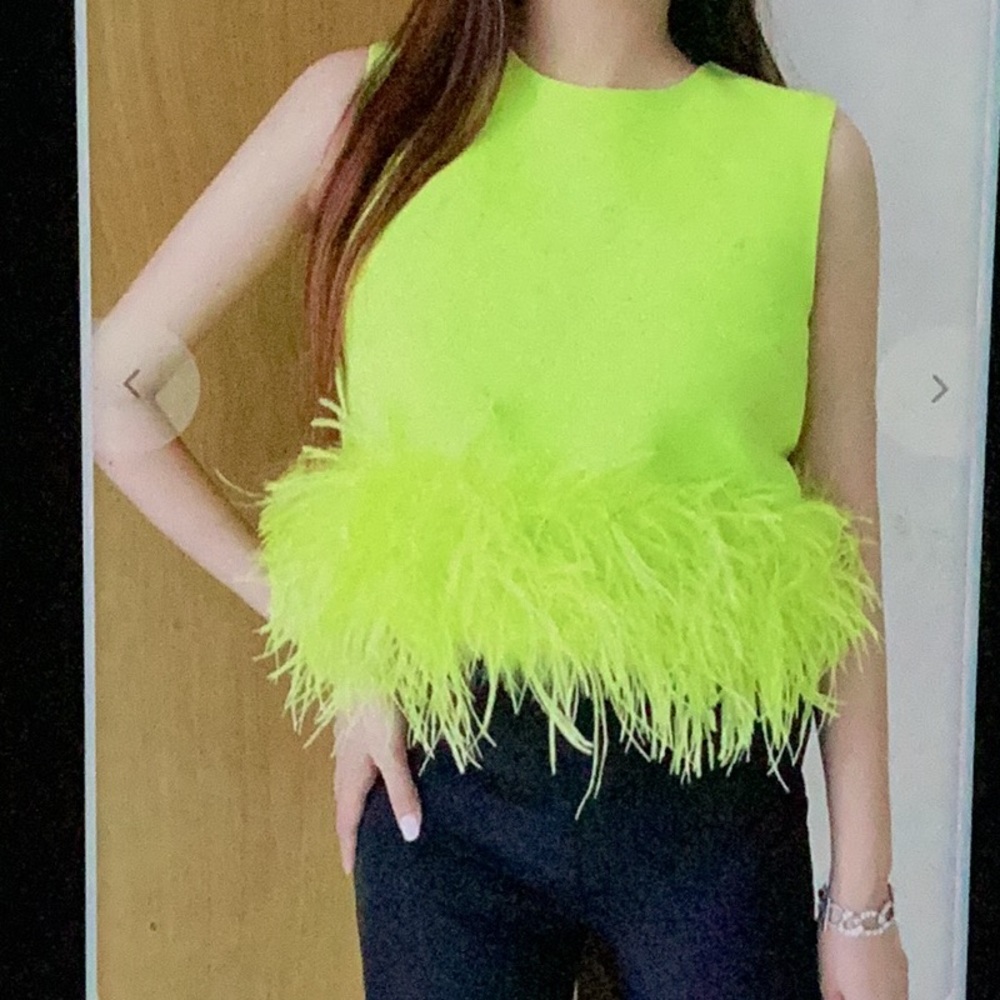 NWOT La’ Ros Lime Green Feather Crop Top L
